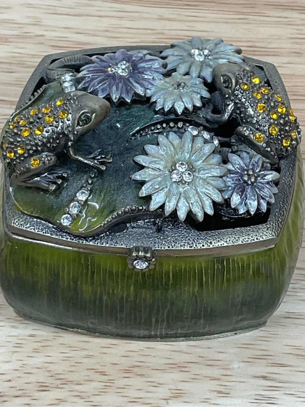 Decorative Green Frog & Lillie Trinket Box